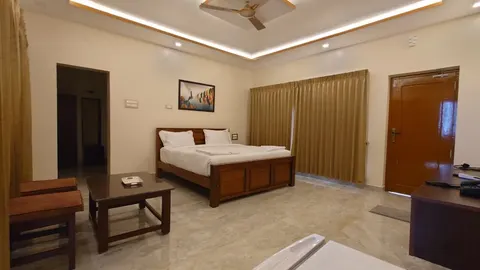 Deluxe room with one double bed